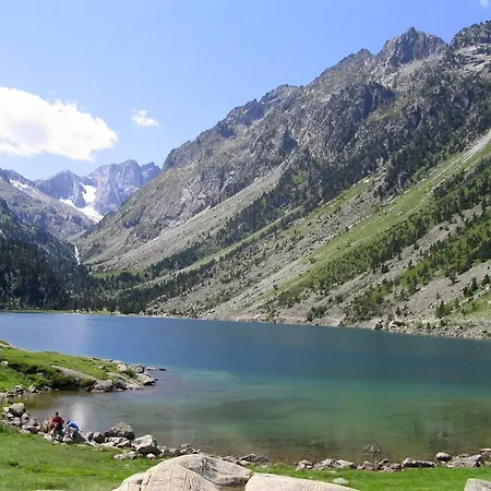 élégant Au Centre De Avec Terrasse - Fr-1-812-51 Cauterets