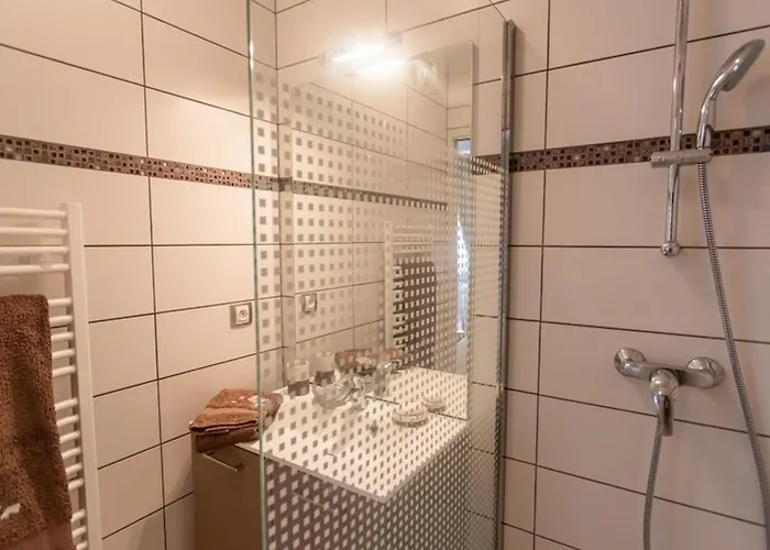 élégant Au Centre De Avec Terrasse - Fr-1-812-51 Apartamento Cauterets